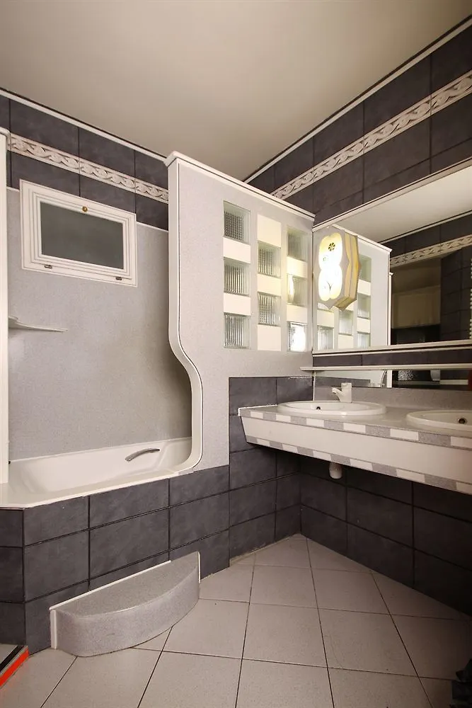 Hotel Marignan Paris
